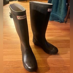 Hunter black rain boots